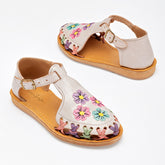 Mora Tierra Sandalia para niña