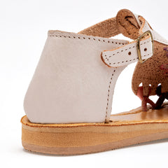 Sandalia cerrada tejida Sheila para Niña marca Mora Tierra Beige cod. 125250
