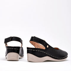 Zapatilla abierta para Mujer marca Mora Confort Negro cod. 126820