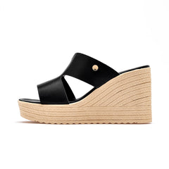 Sandalia cuña para Mujer marca Ivi Love Negro cod. 140905
